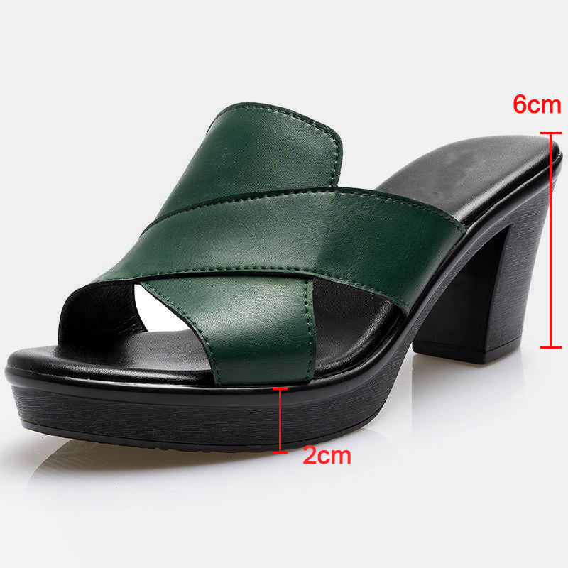 MODISCHE, HÖHENVERGRÖSSERNDE SANDALEN