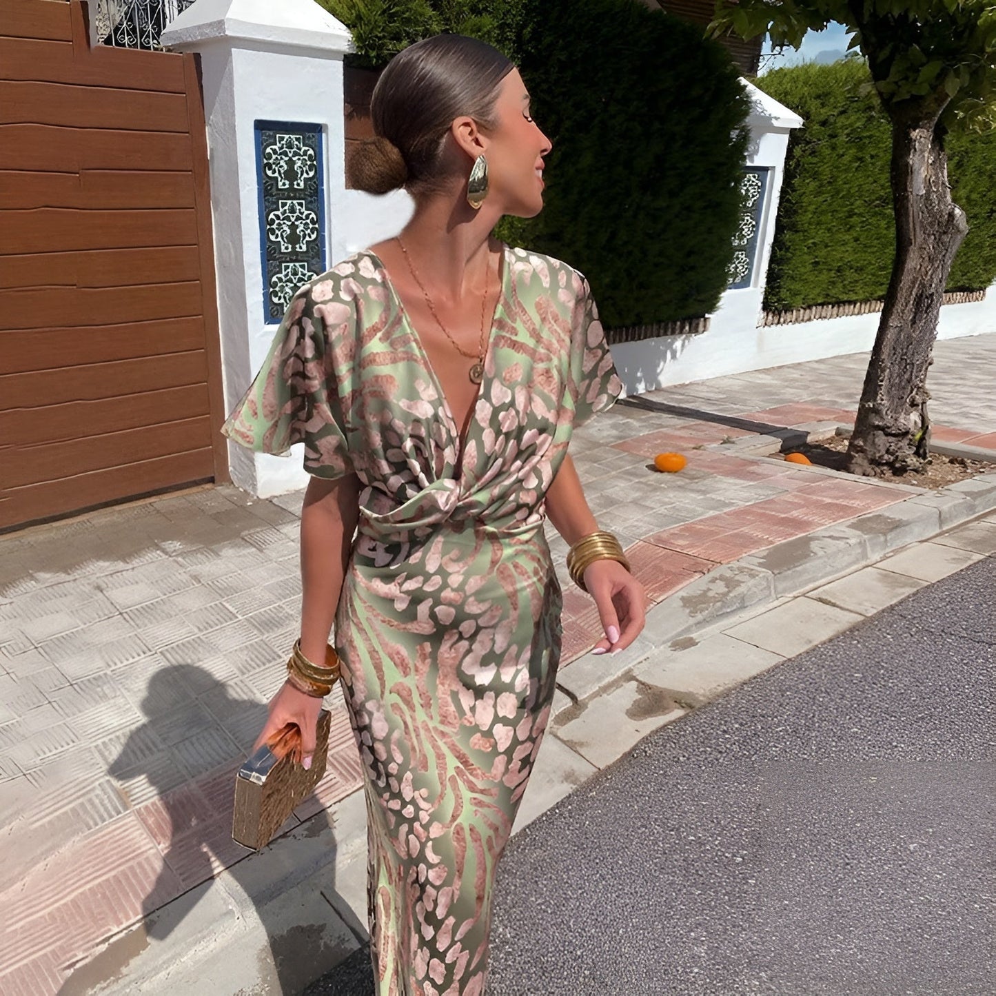 Celina – Langkleid mit elegantem V-Ausschnitt und raffinierter Wickeloptik